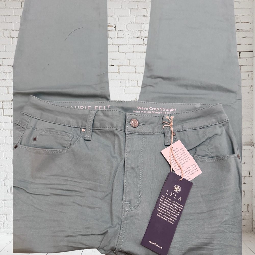 Laurie Felt Cropped Pants NWT • Sz 10 • Light Blue • Stretch Fit Breezy Style - Picture 4 of 8